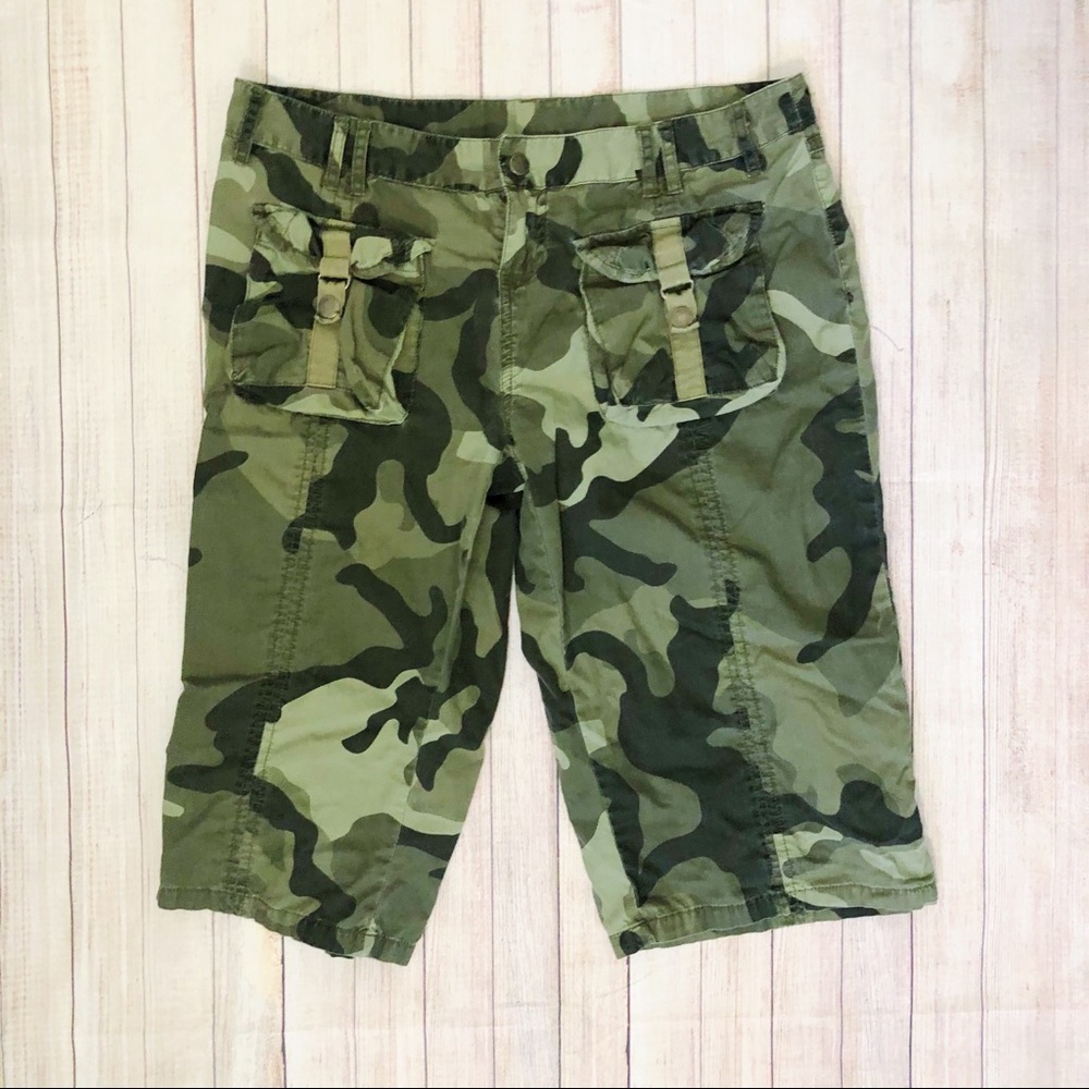 Wrangler Women’s Camo Cargo Shorts Size 6